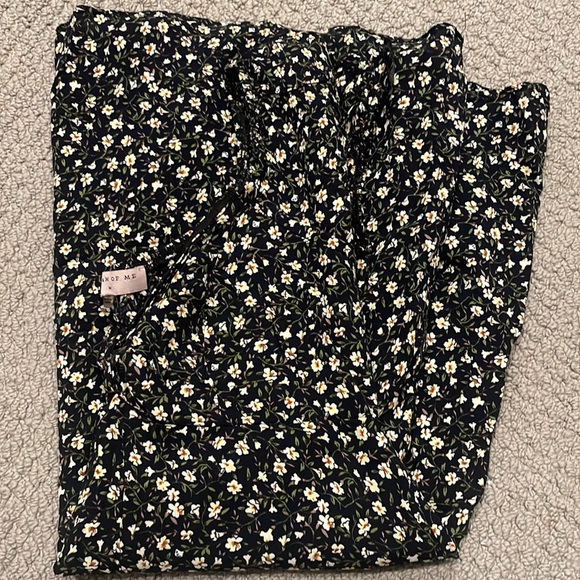 Black mini dress with flowers - Picture 5 of 5